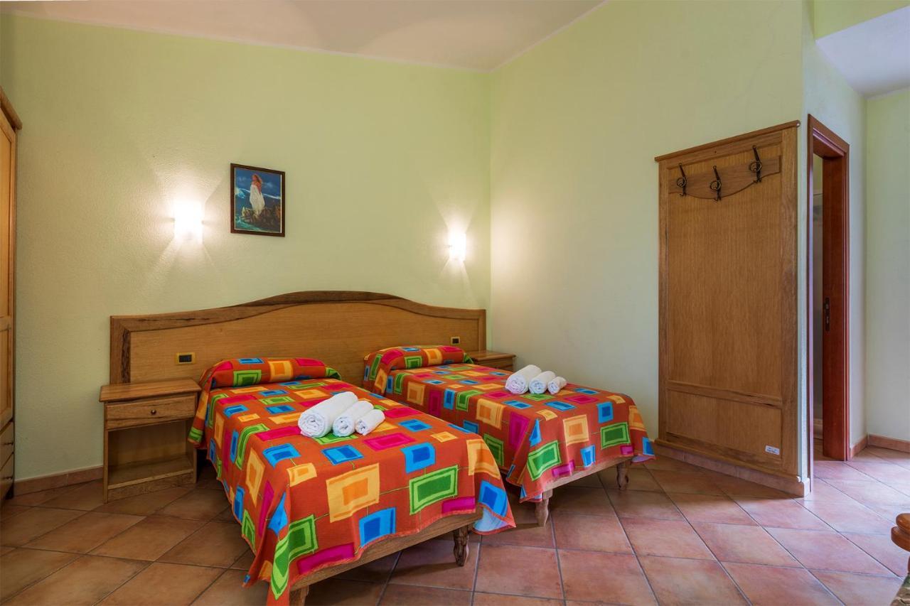 Hotel Is Murtas Jerzu Buitenkant foto